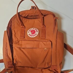 FJALL RAVEN Kånken Orange Backpack